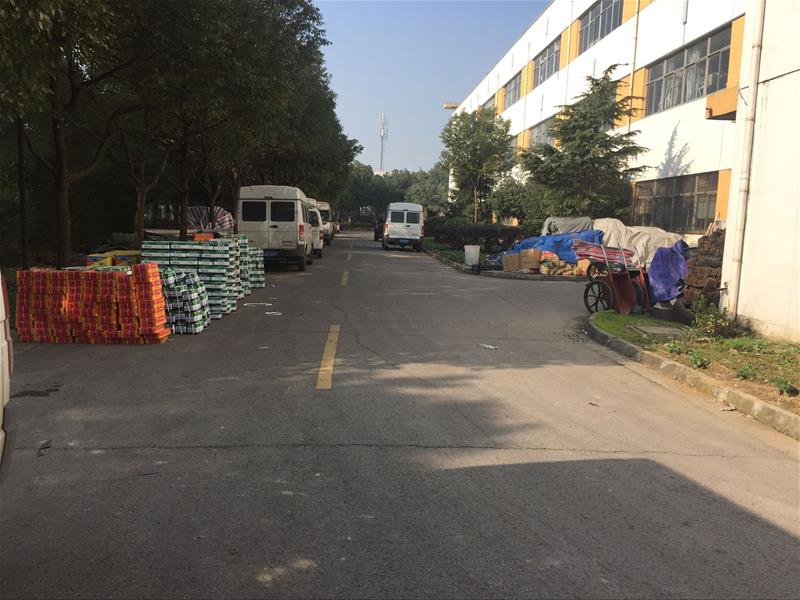 高新区  新区  金枫路1200平米厂房出租精装办公室