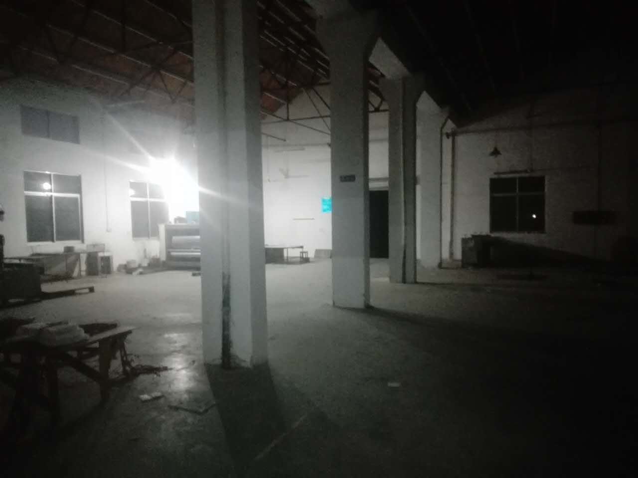 相城黄埭一楼1600平厂房出租，大车好进，位置好，交通方便