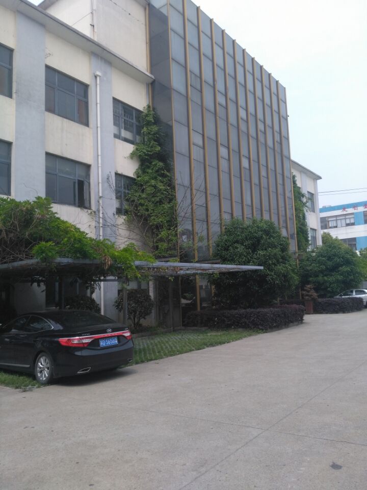 阳澄湖占地11亩，建筑面积10000平，标准厂房，形象佳，精装办公