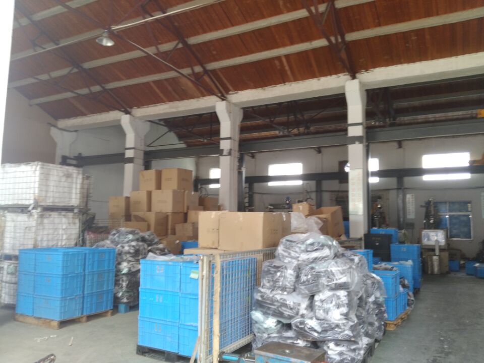望亭单层尖顶厂房3300平，独门独院，有一部3吨行车，有办公，宿舍，食堂！