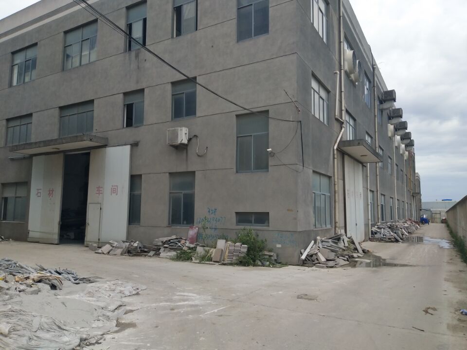 吴江厂房出售，占地10亩，建筑面积10000平，可架行车！交通方便
