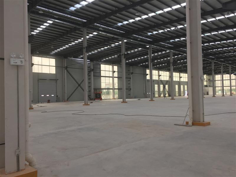 ​​​​​​​黄埭新建单层机械厂房，层高10米，牛腿承重10吨，交通方便，也可定建！