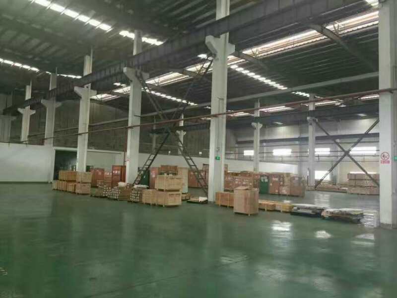 园区唯新路单层机械厂房，含精密车间，层高12米，牛腿8米，车辆进出方便，位置好，形象佳