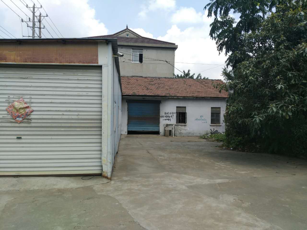 望亭独门独院1300平，双层厂房加两个附房，位置好，交通方便