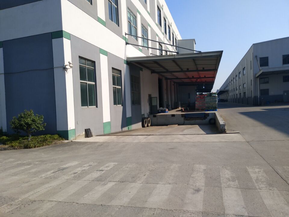 新区，石阳路，一楼2000平，单层物流仓库招租