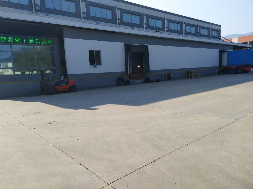 望亭，一楼1100平物流仓库招租，大车进出方便