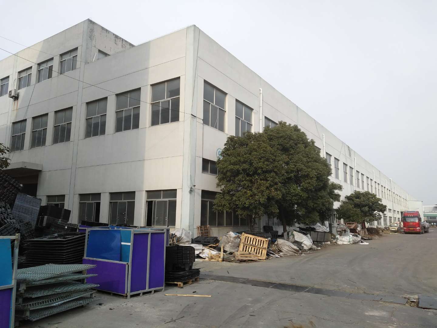 高新区，通安标准厂房，可做软家具等行业，500起租