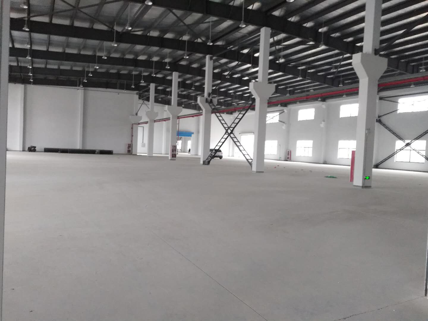 园区胜浦，机械厂房招租，1000平起租，可架行车，交通方便