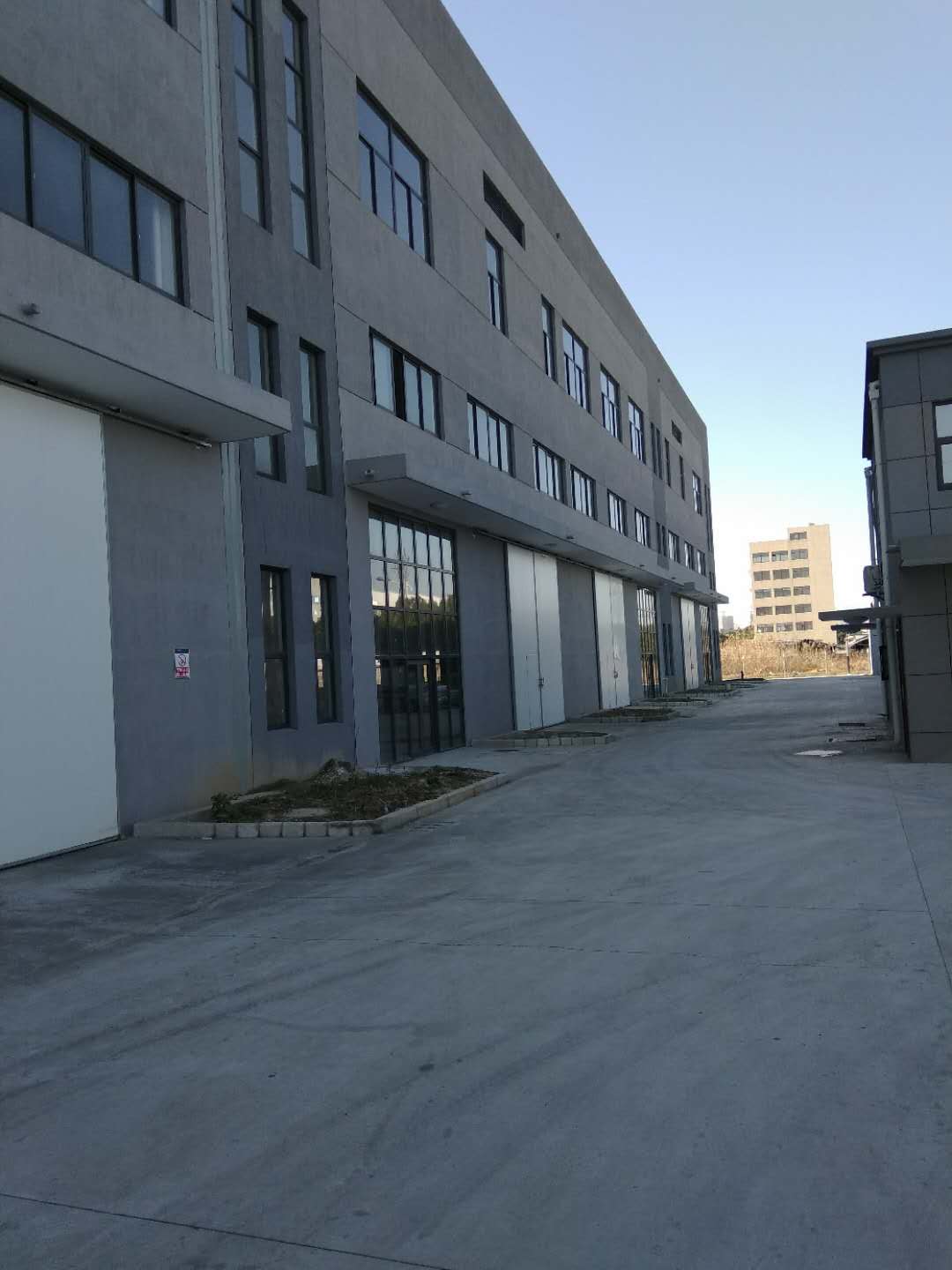 高新区，浒关一楼8888平标准厂房，500起租