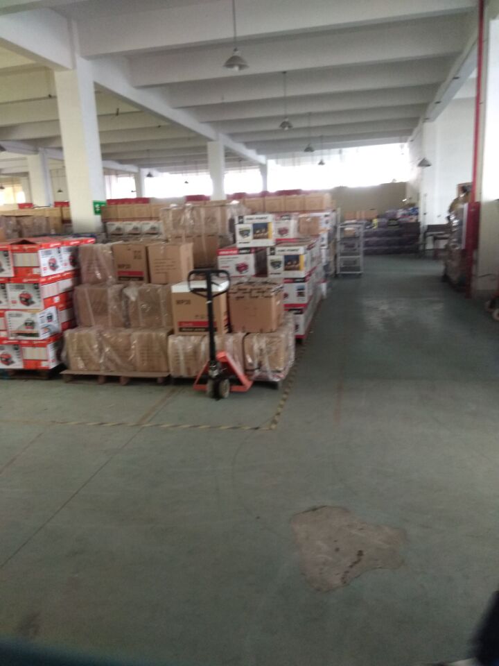 可做家具类，双层共2200平标准厂房招租，不分租