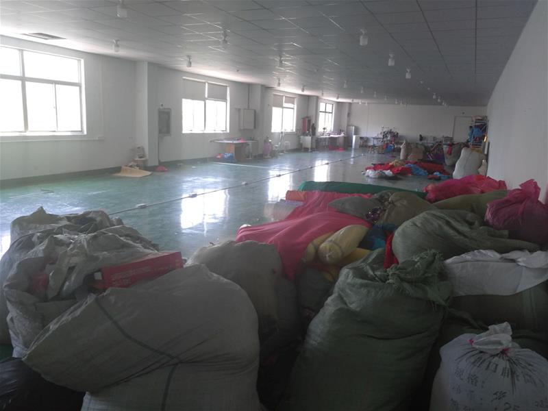 新区嵩山路二楼1000精装修厂房出租