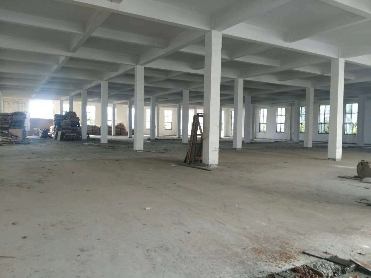 北桥，灵峰附近，一楼900平标准厂房仓库出租，层高6米，大车好进，价格18！！
