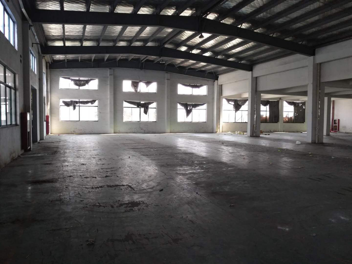 高新区，枫桥，独门独院，4800平厂房， 带空地，可分租，大车好进出，物流，仓库行业优先