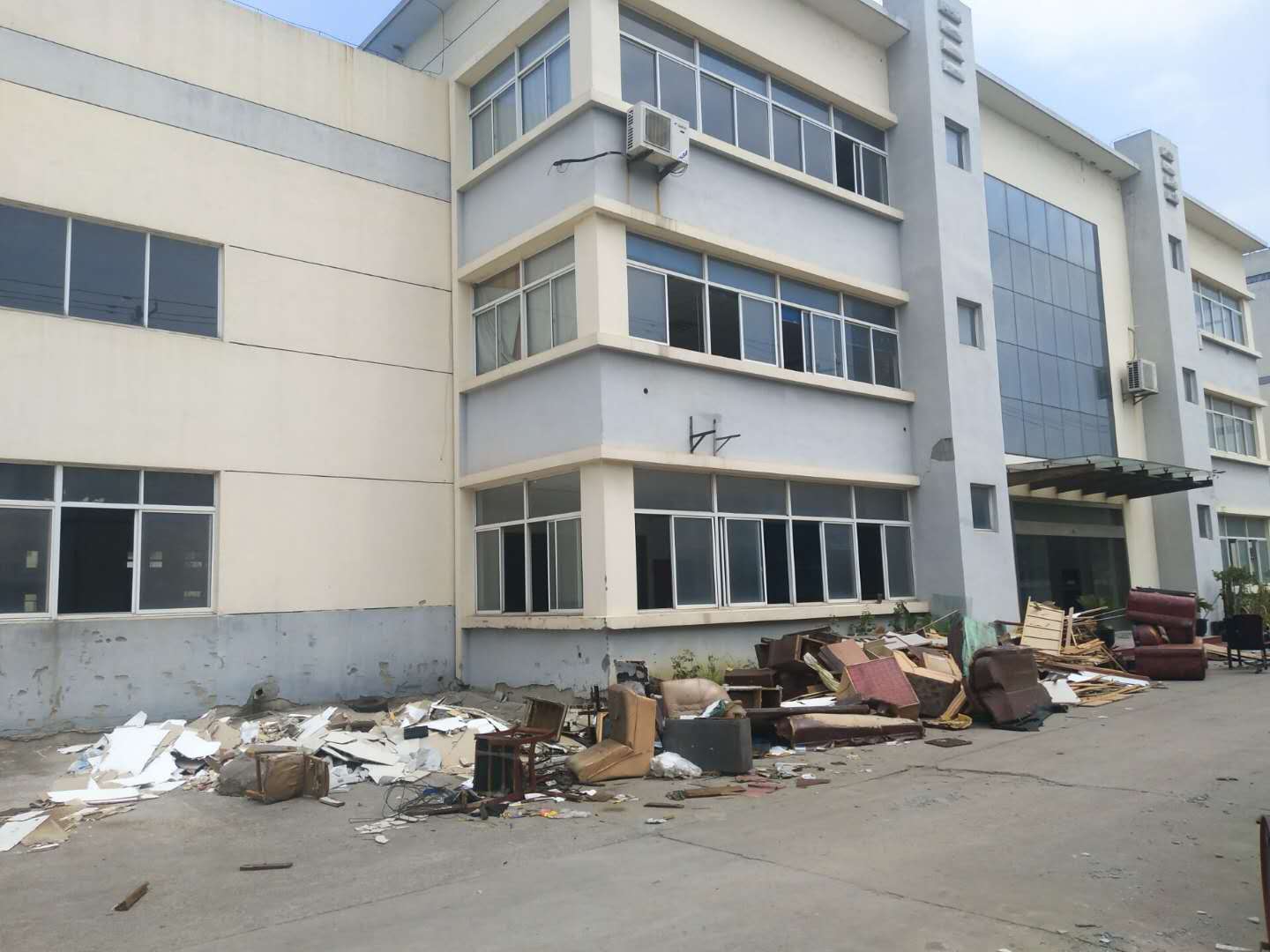 出售，黄埭20亩土地，厂房10000平，基本都是单层，售价3800万！！！！！