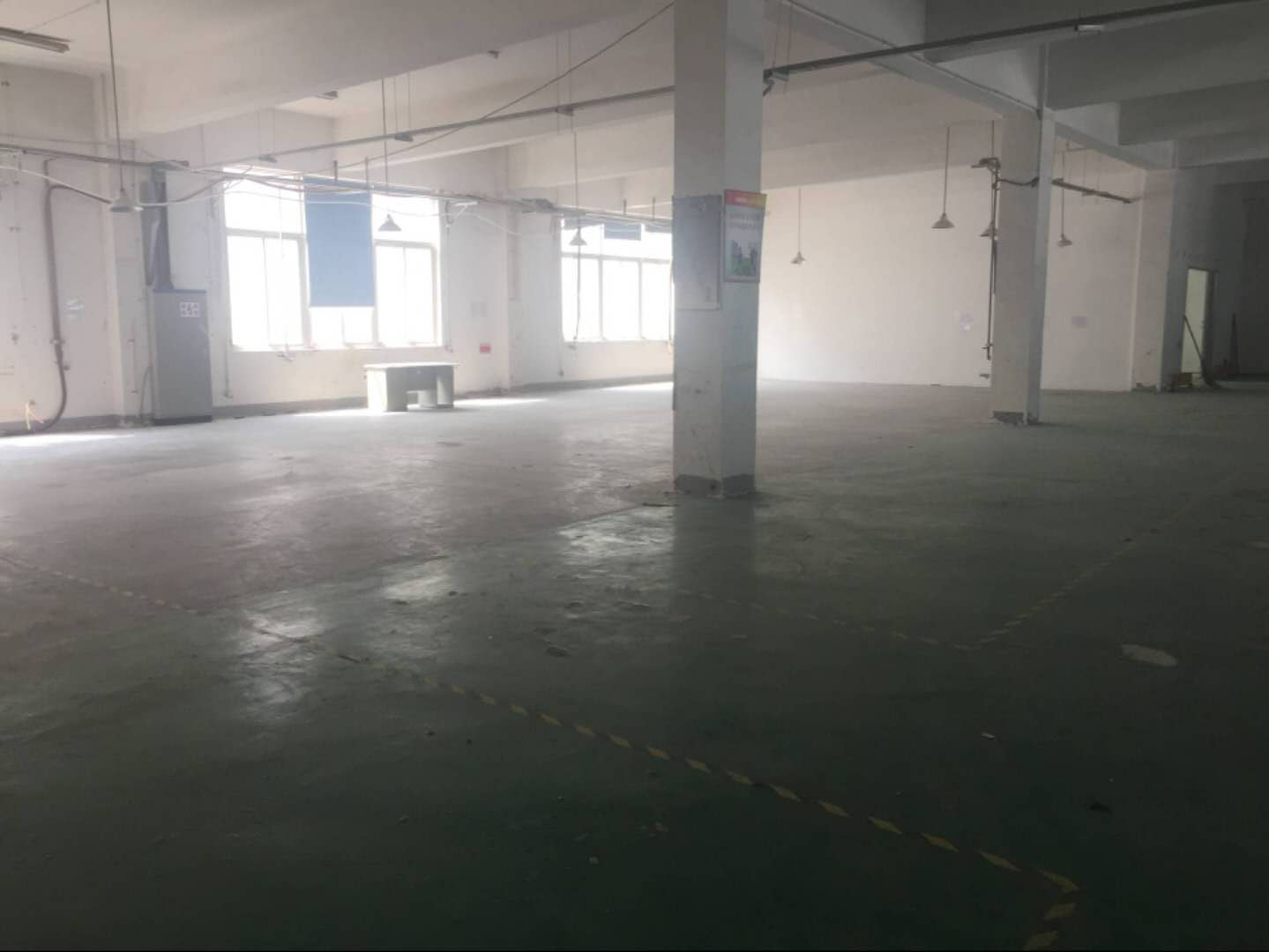 相城区，黄埭，二楼1000平标准厂房，带大货梯，形象好！！