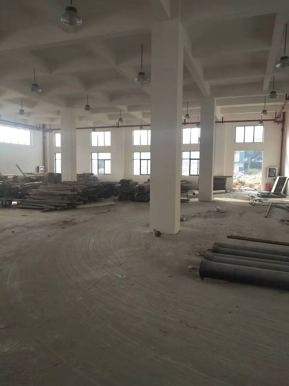 高新区，通安，一楼3000平标准厂房，可分租，可分租形象好