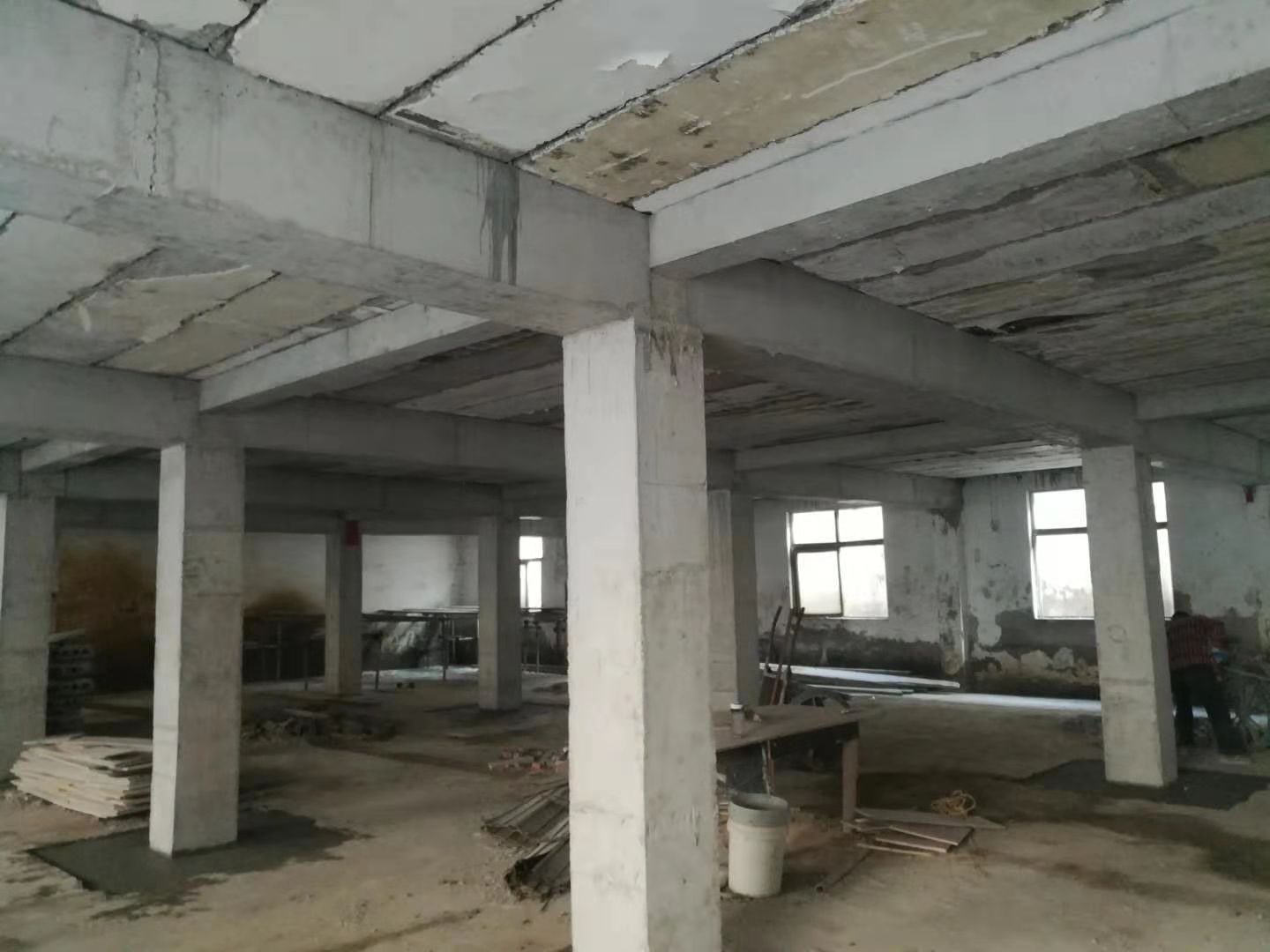 相城区，黄桥，一楼750平仓库出租，可分租一半325平，大车好进