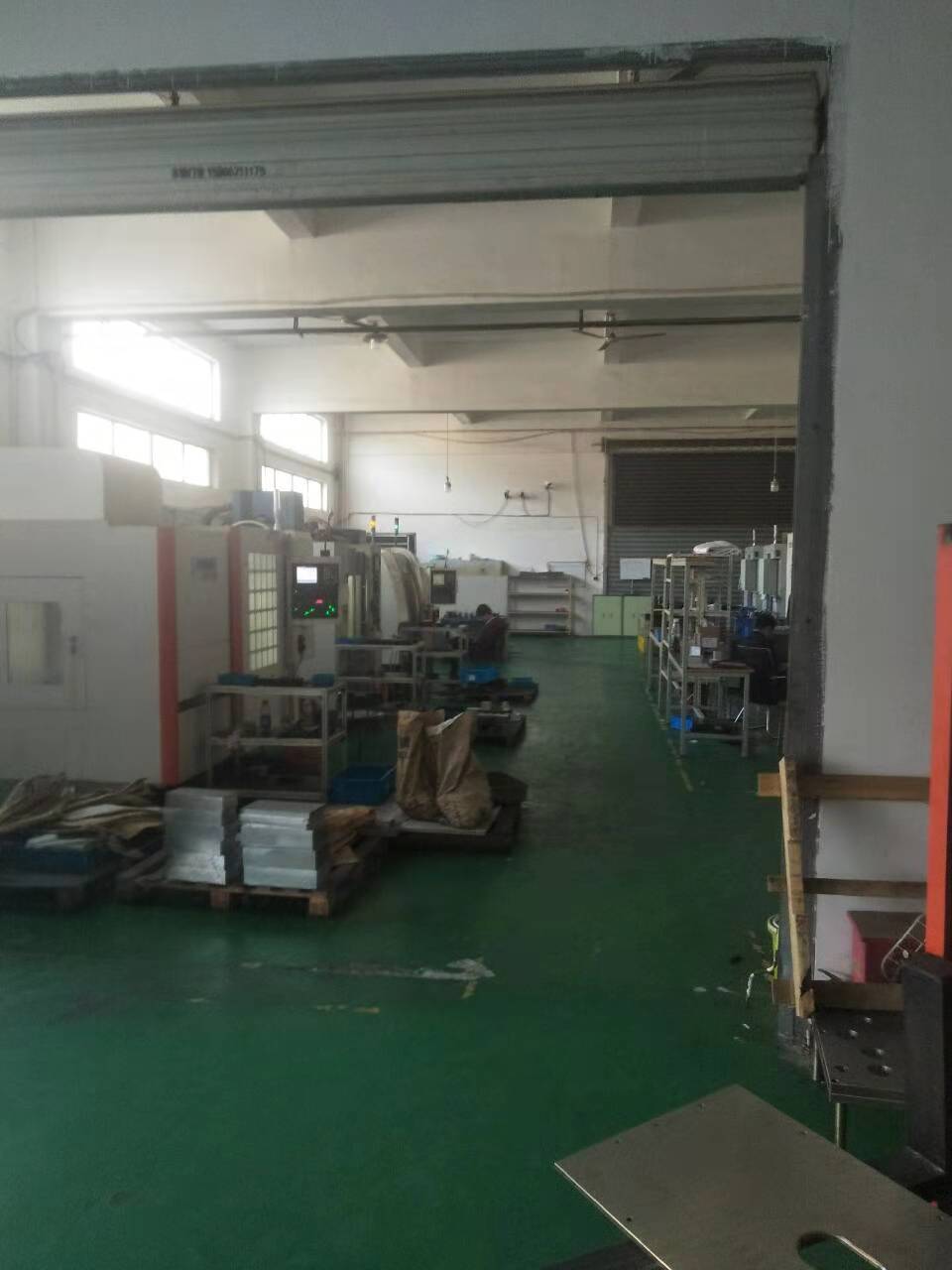 相城区，黄埭，一楼1450平标准厂房出租，带办公，环氧地坪，！！