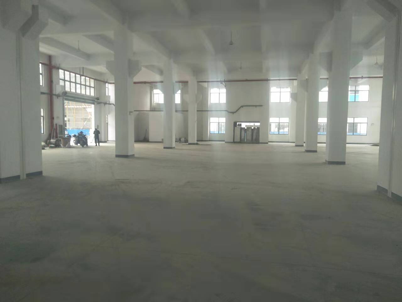 相城区，北桥，灵峰村，一楼3300平出租，层高8米，带牛腿可分租