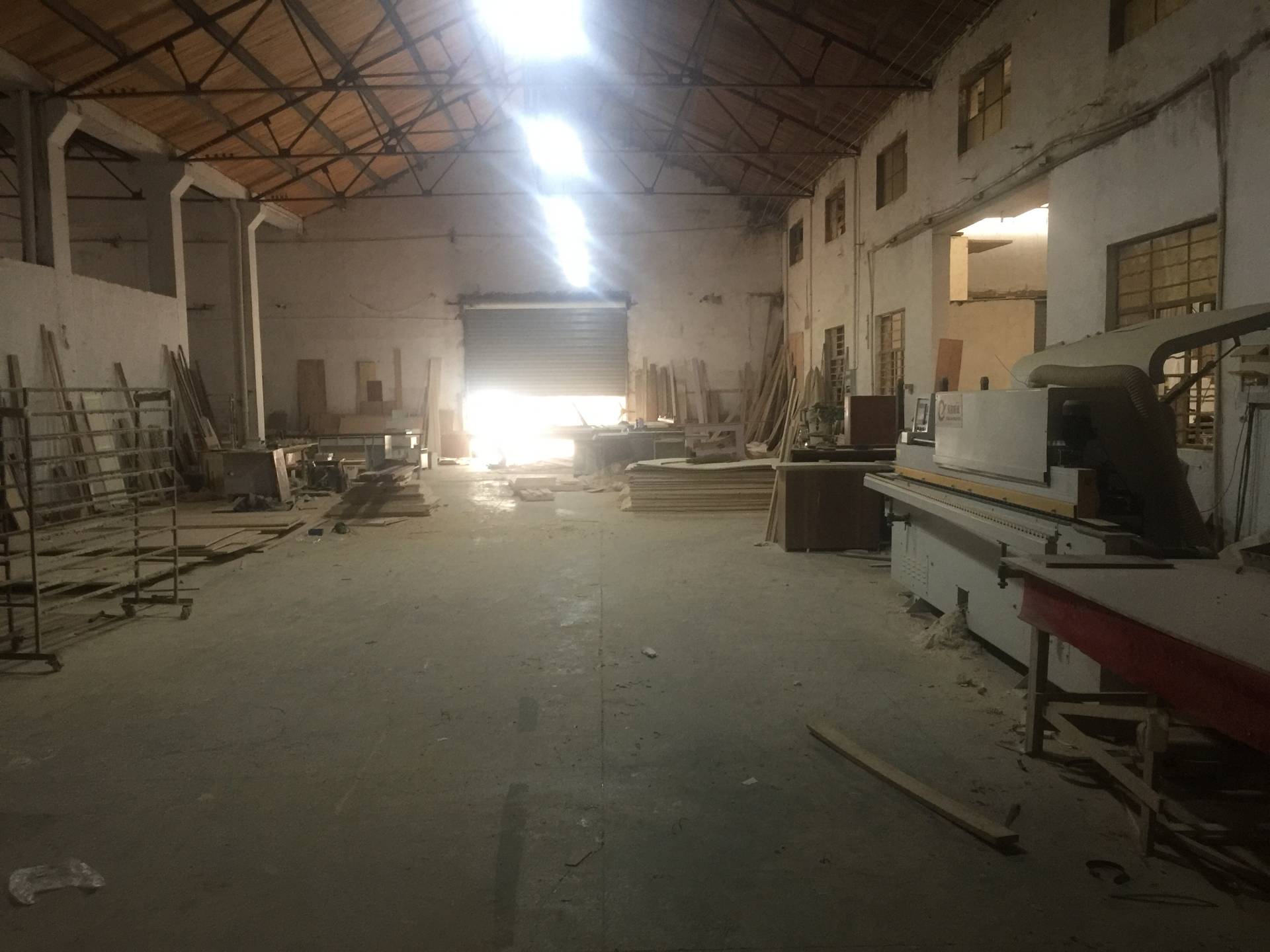 相城渭塘渭中路单层厂房2400平米可分租