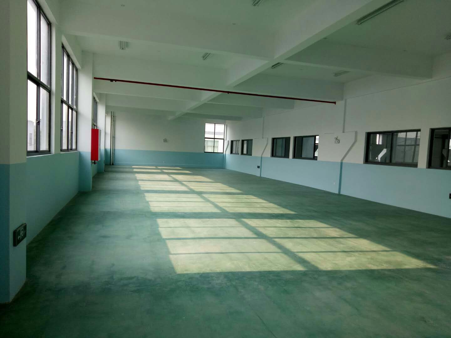 黄埭东桥550平，标准厂房招租，可做加工，层高5米，形象好，交通方便