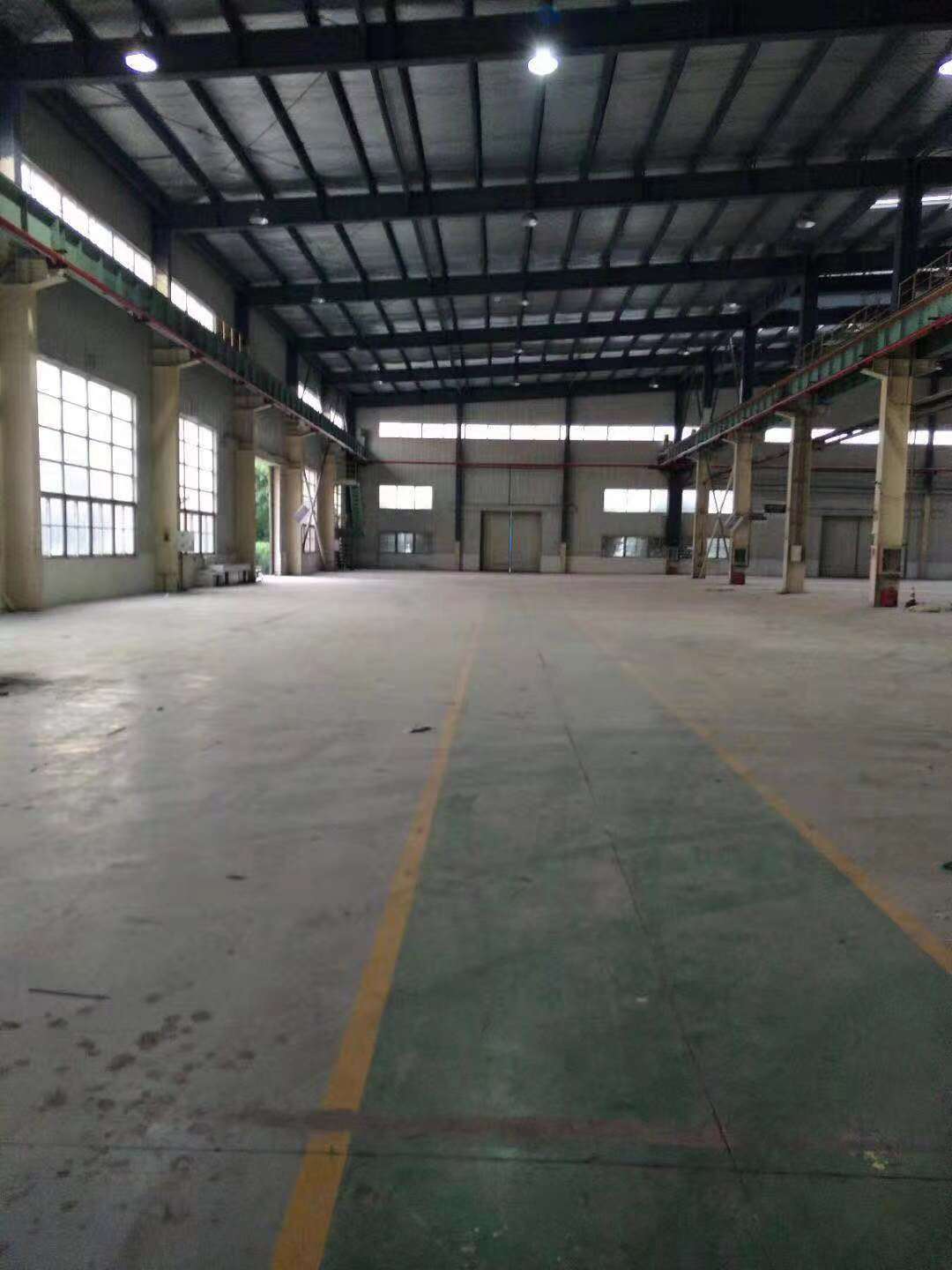 出租，高新区，浒关，一楼4750平机械厂房，层高15米，带20吨行车，大车好进，形象好，好，好！！
