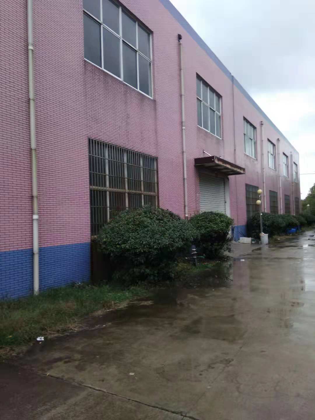 阳澄湖，出租一楼1700平，大车好进出，带精装办公。可分租