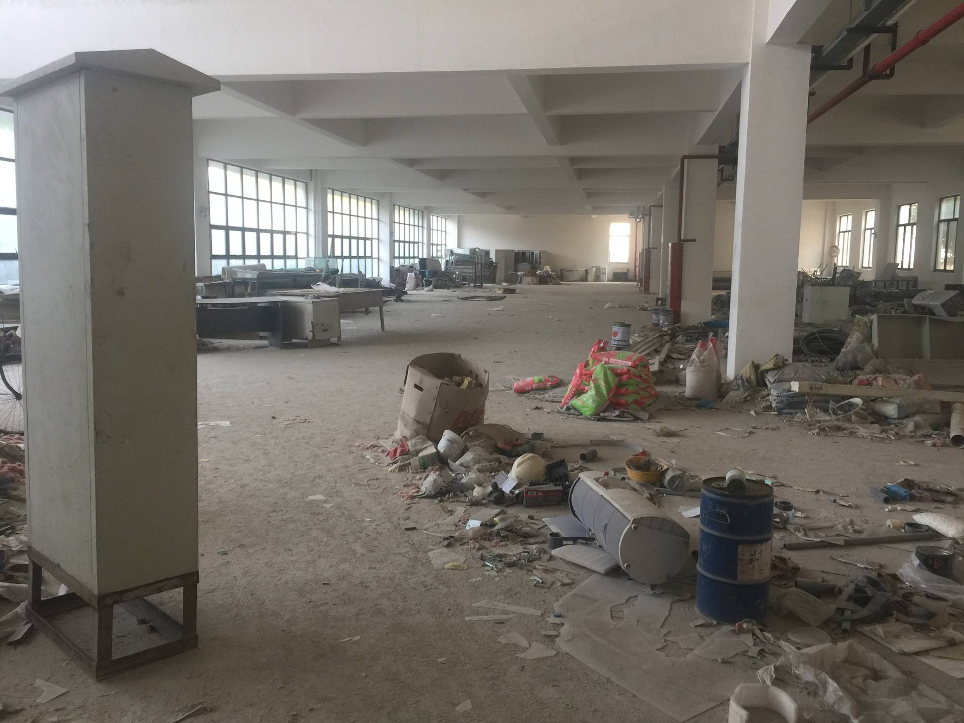 新区鸿禧路独幢标准厂房6600平米招租形象好
