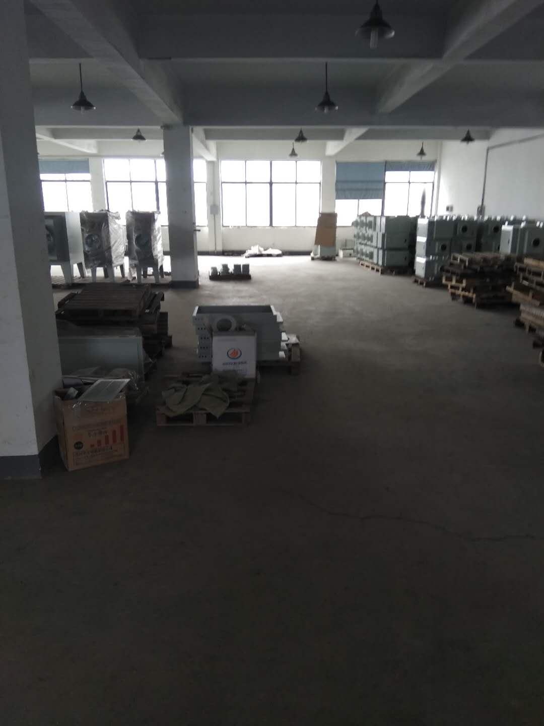 出租，高新区，通安，华金路附近，一楼950平标准厂房，无税收要求，可做多种行业！！！！！