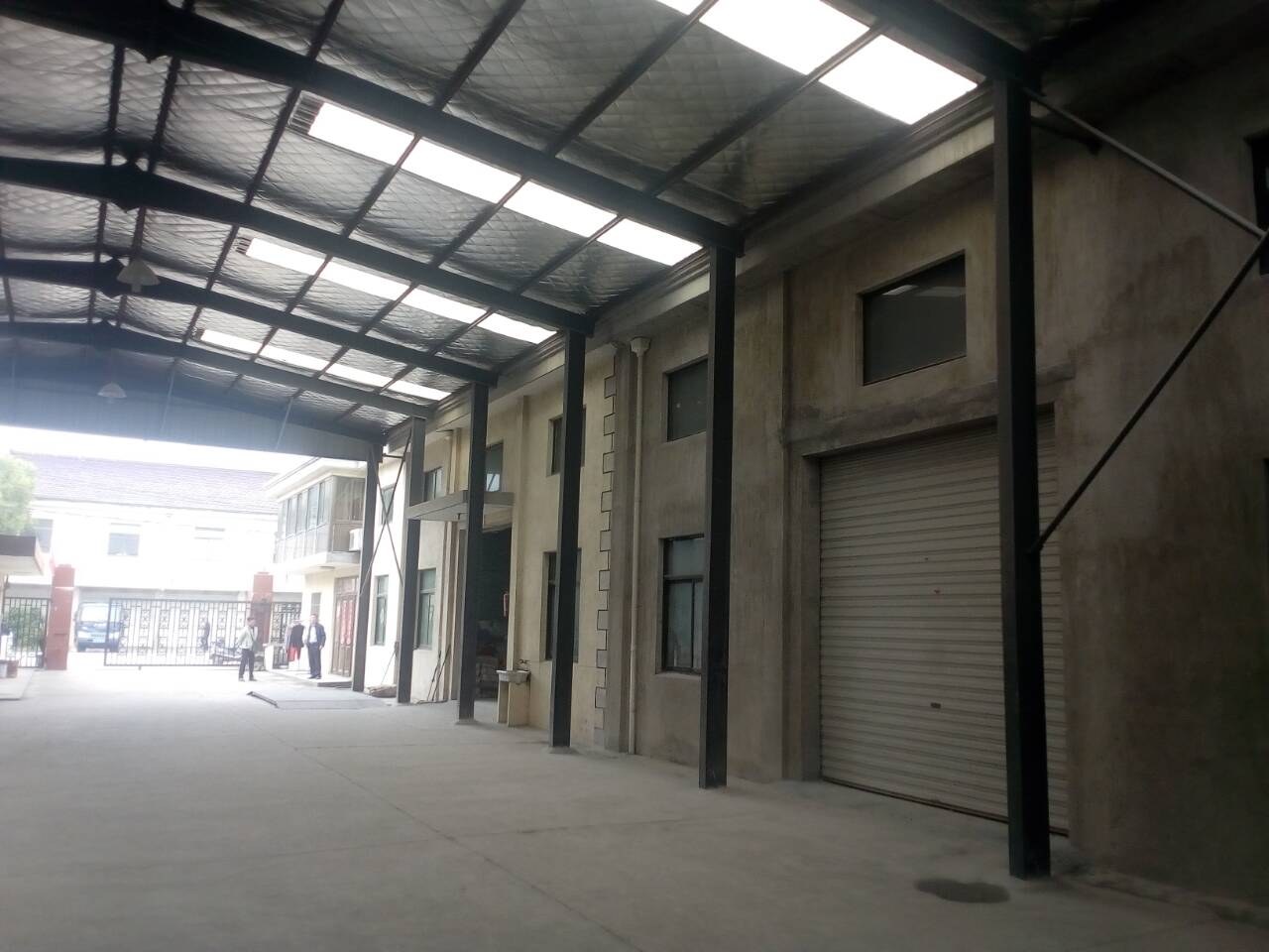 相城北桥石星路，有独门独院厂房1300平，住宿办公食堂齐全，层高6米，13米车可以