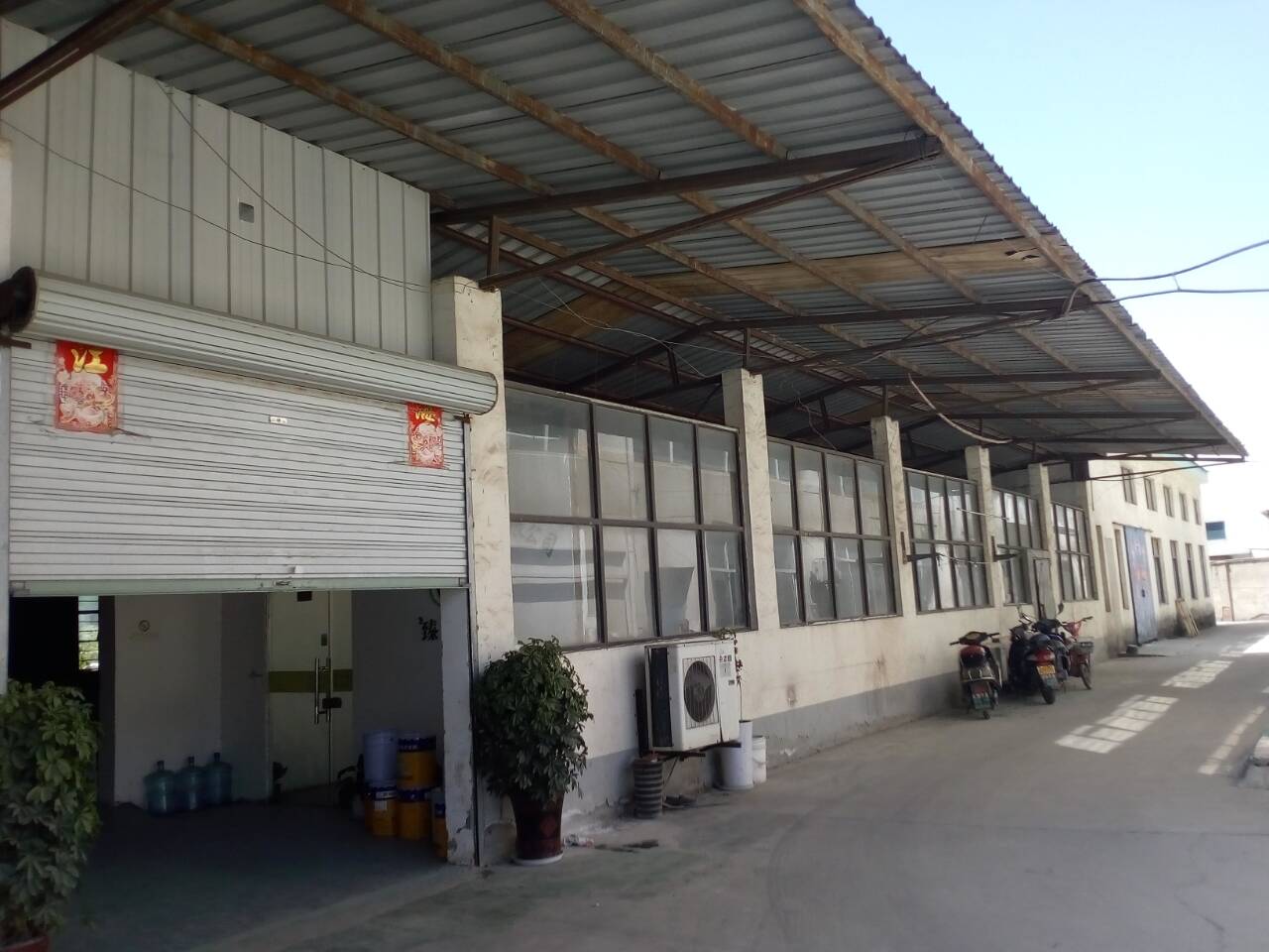 黄桥大庄，有单层尖顶800平厂房，带有办公，价格25，8米以内车好进