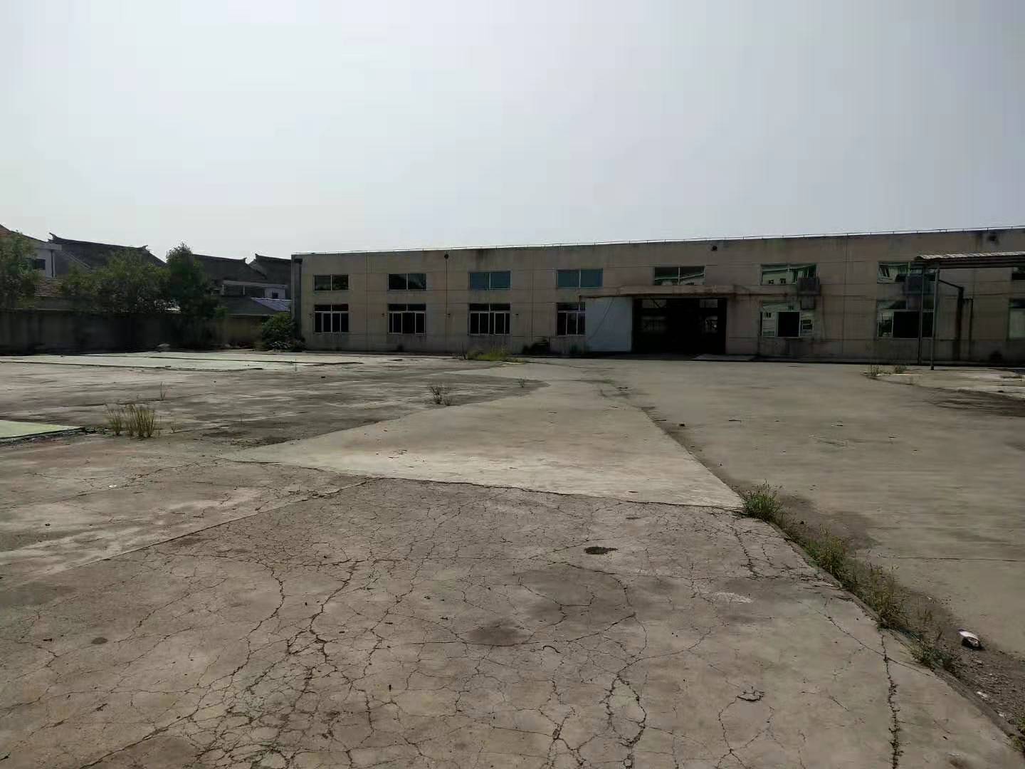 相城望亭华阳村5400平厂房出租，边上有8亩空地已经硬化可搭棚子