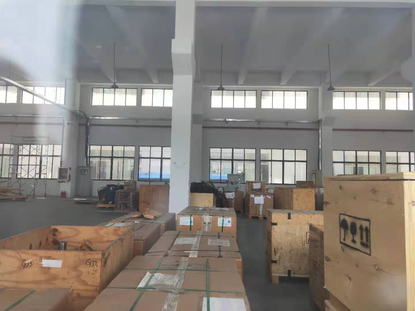 相城阳澄湖5400平三层，每层1800平标准厂房出租可以分租